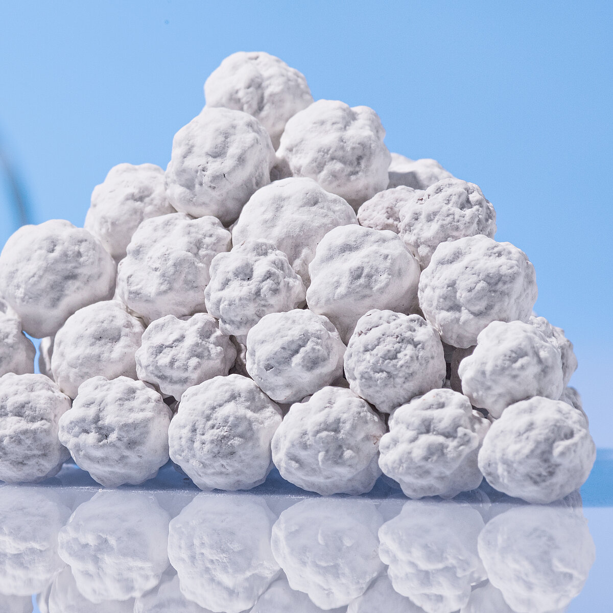 Granulés filtrants frittés en détail pour la fabrication sous contrat et le développement chez IBU-tec Granulés filtrants frittés en détail pour la fabrication sous contrat et le développement chez IBU-tec