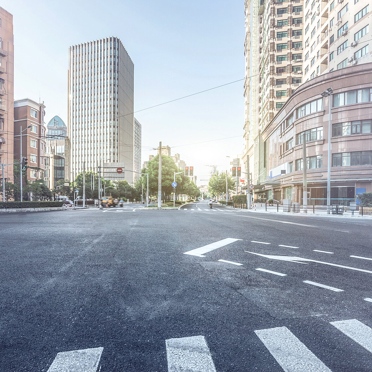 Ville et rue connectées comme image de ville intelligente pour l'article de matériaux de construction d'IBU-tec Ville et rue connectées comme image de ville intelligente pour l'article de matériaux de construction d'IBU-tec