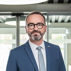 Jörg Leinenbach est CFO ou Chief Financial Officer de la direction d'IBU-tec