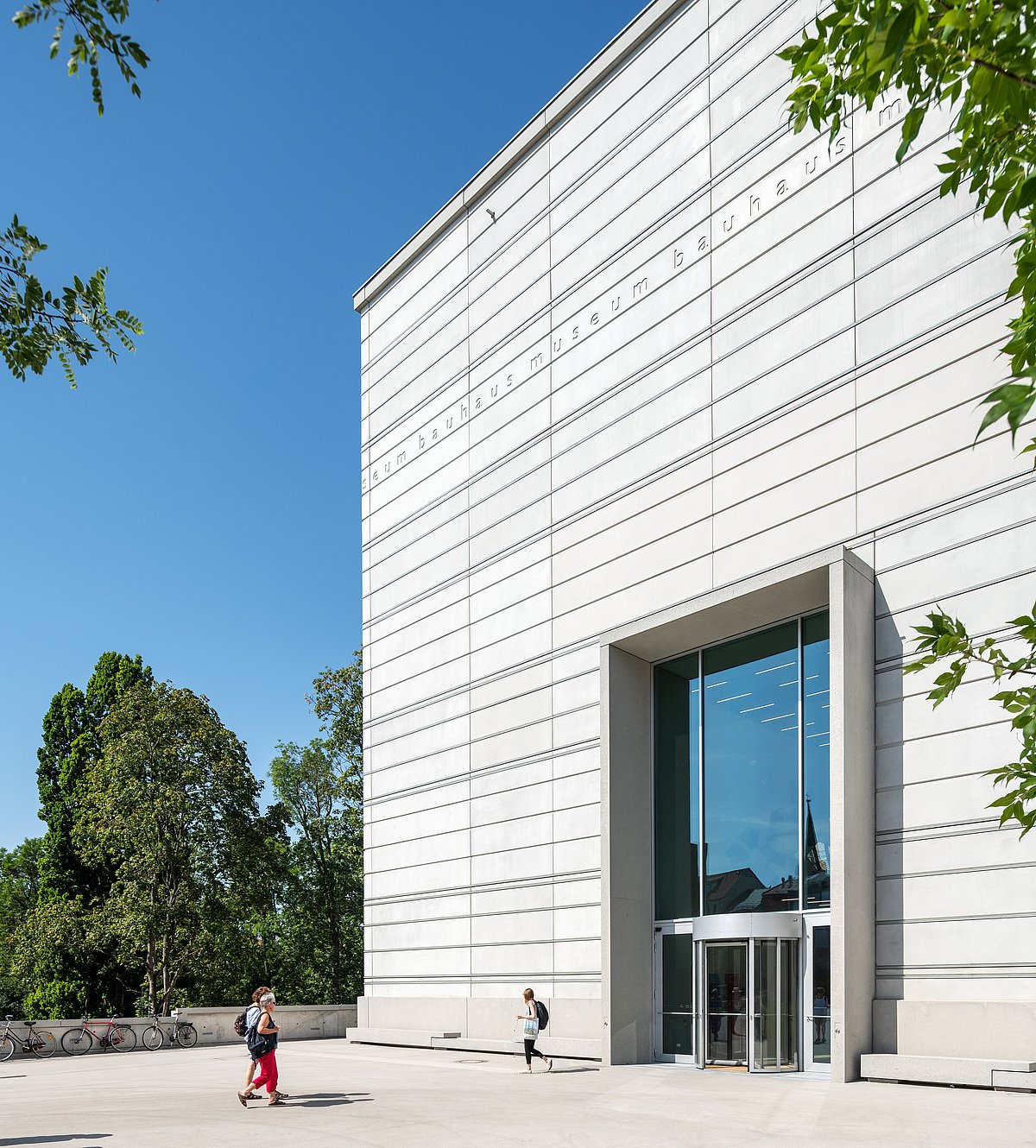Musée et place du Bauhaus à Weimar : architecture moderne